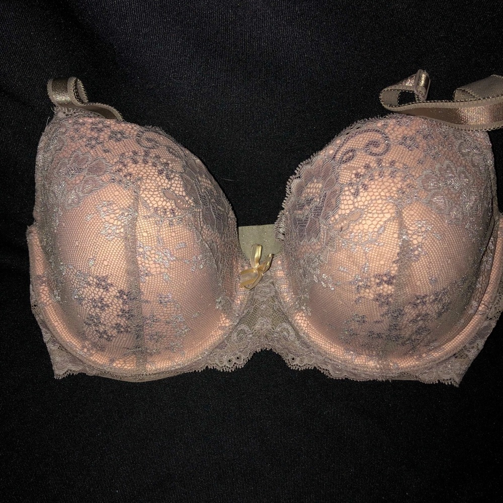 EUC Angels 34DD, Victoria’s Secret Underwire